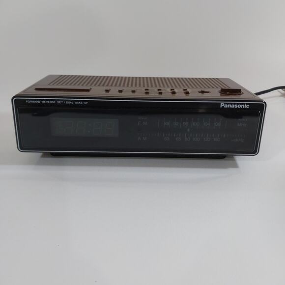 Vintage Panasonic Simulated‎ Wood Cabinet AM/FM Alarm Clock RC-6210 - Picture 1 of 8
